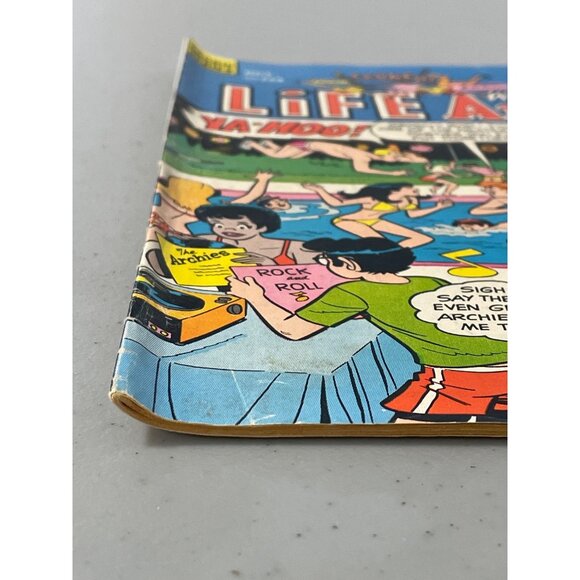 Archie Series Life With Archie #114 Oct. 1971 Comic Pool Party Bagged Boarded - Picture 3 of 7